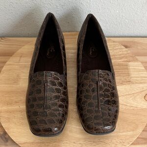 Easy Street Purpose Womens Square Slip-On Shoe